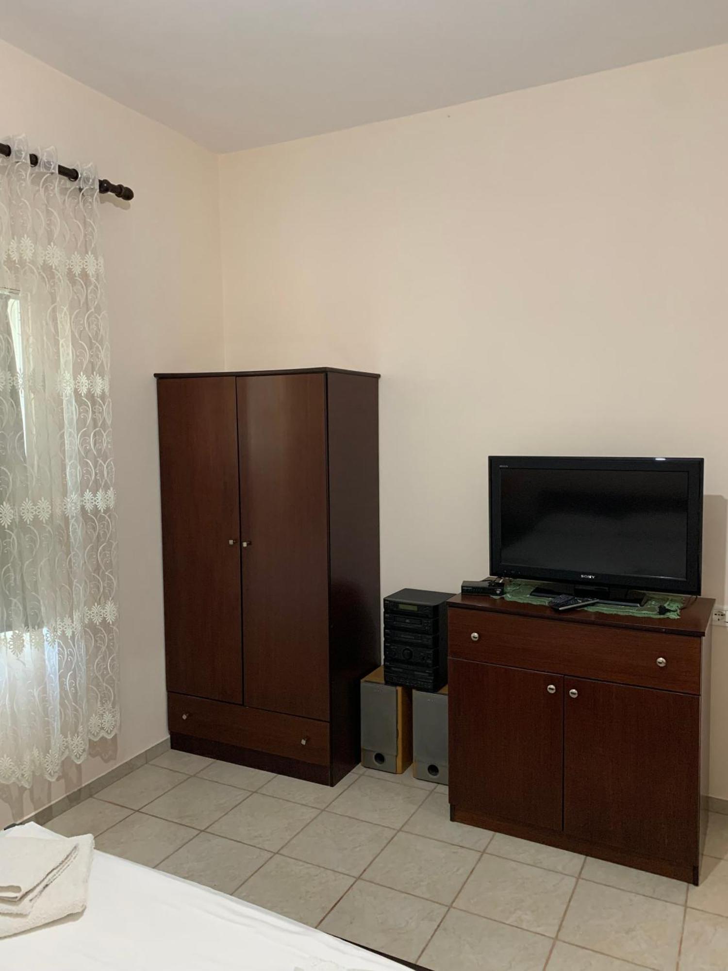 Ylli Cunaj Apartments Sarande Exterior photo