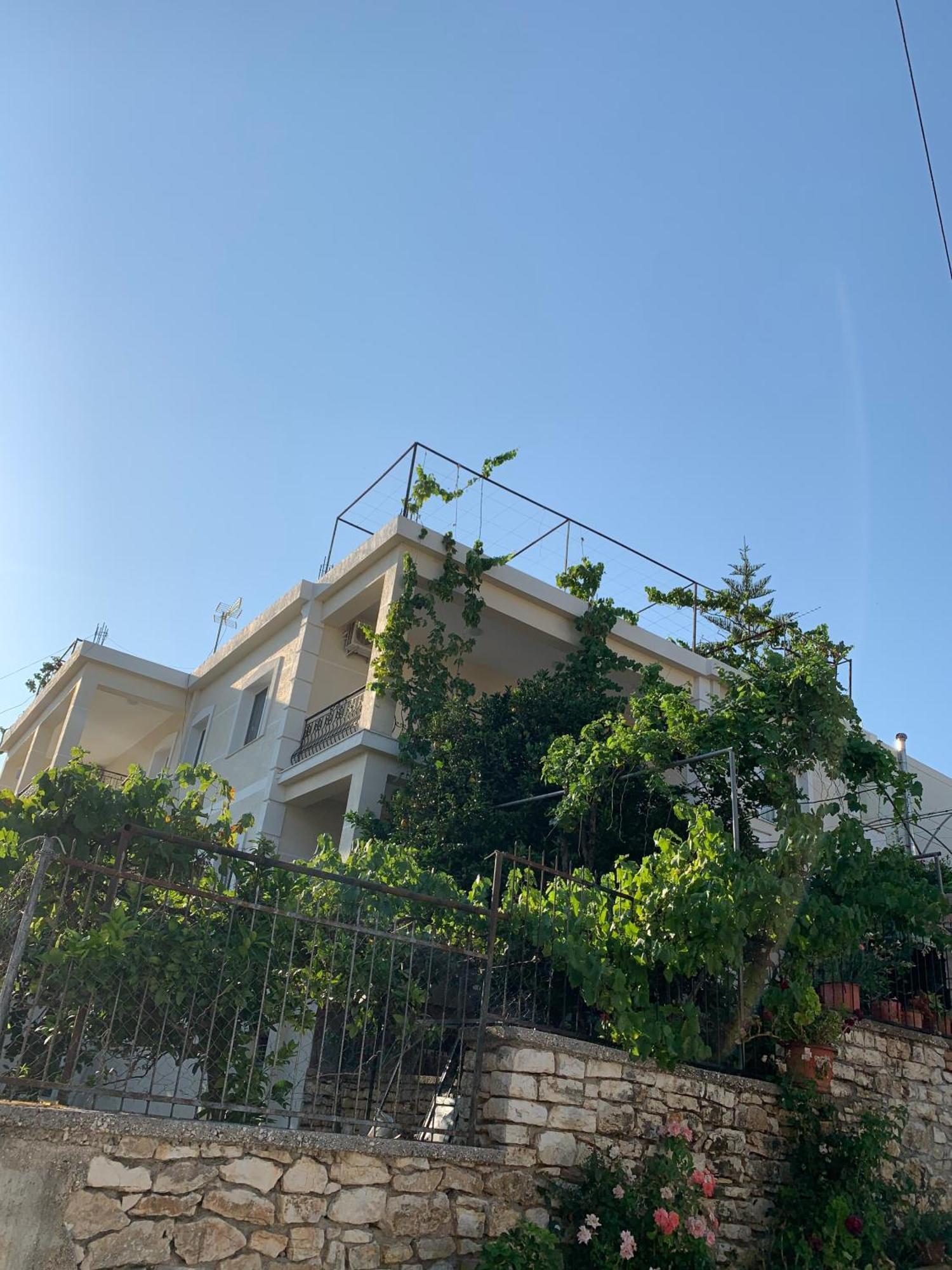 Ylli Cunaj Apartments Sarande Exterior photo